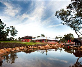 Savannah Visitor Plaza, Taronga Western Plains Zoo Dubbo - Accommodation Cairns 2