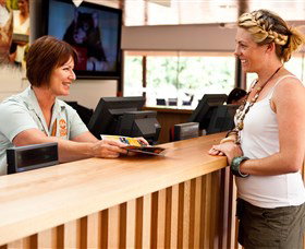 Savannah Visitor Plaza, Taronga Western Plains Zoo Dubbo - Accommodation Cairns 6