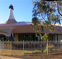 McFeeters Motor Museum and Visitor Information Centre - Accommodation Cairns