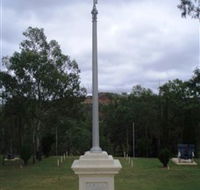 The Coronation Lamp Memorial - Accommodation Cairns