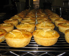 Hook And Spoon - Accommodation Cairns 2