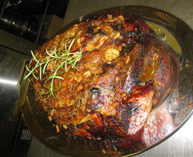 Hook And Spoon - Accommodation Cairns 3