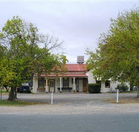 Round Hill Hotel - Accommodation Cairns