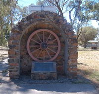 Jindera Pioneer Cairn - Accommodation Cairns
