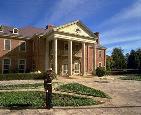 United States Of America, Embassy Of The - Accommodation Cairns 1