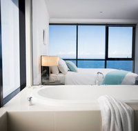 Mantra Circle On Cavill - Accommodation Cairns