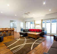 The Retreat Port Stephens - Accommodation Cairns