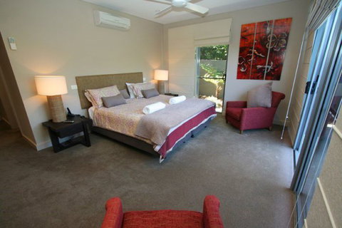 Beach House One @ Vue - Accommodation Cairns 1