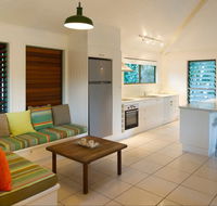 The Retreat Beach Houses - Accommodation Cairns