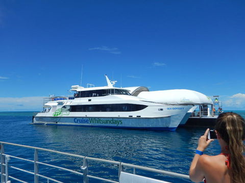 Great Barrier Reef Day Cruise To Reefworld - Accommodation Cairns 4