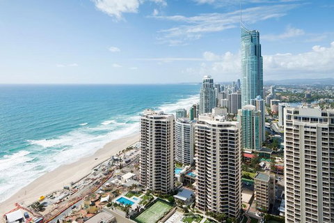 Private GC Airport Transfer To Surfers-Broadbeach 1-4 People 07:00am-07:00pm - Accommodation Cairns 1