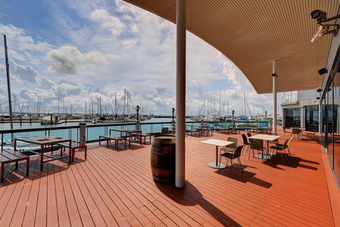 Hervey Bay Boat Club - Accommodation Cairns 1