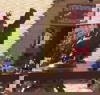 Ant's Redgum Gallery - Accommodation Cairns