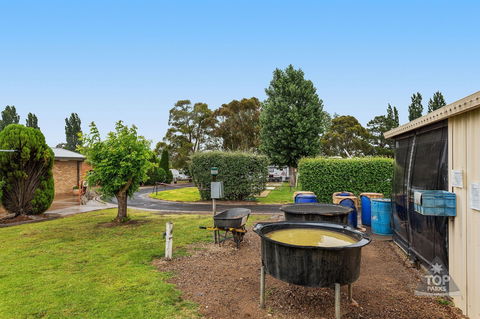 Fossicker Caravan Park Fossicking Park - Accommodation Cairns 0