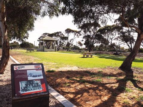 Tailem Bend Historic Rail Trail - Accommodation Cairns 0