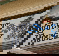 Wyalong - Accommodation Cairns