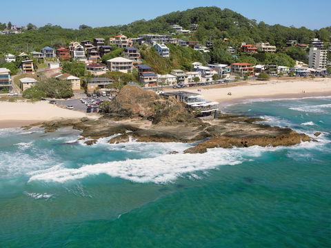 Currumbin Waters - Accommodation Cairns 1