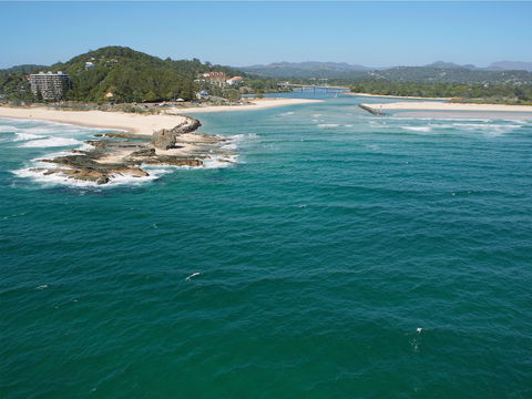 Currumbin Waters - Accommodation Cairns 2