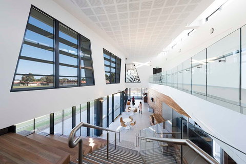 Bowery Theatre - Accommodation Cairns 2