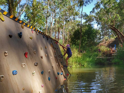 Challenge Hill - Accommodation Cairns 0