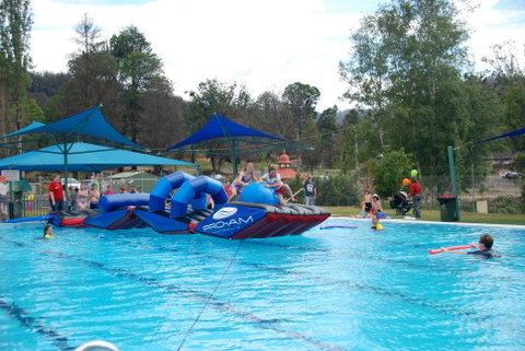 Marysville Outdoor Swimming Pool - Accommodation Cairns 1