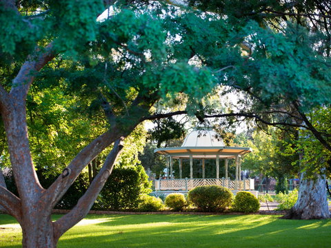 Robertson Park - Accommodation Cairns 0