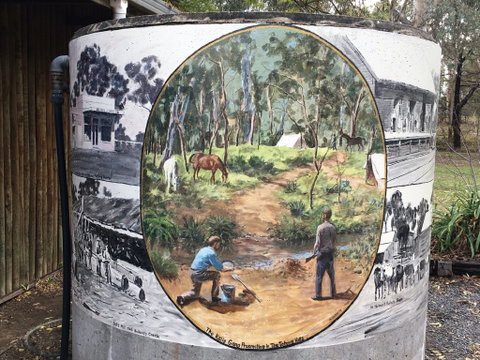Tatong Tavern Water Tank - Accommodation Cairns 0