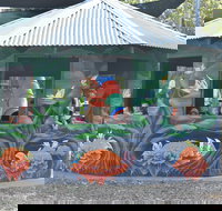 Howlong's Enchanted Hut - Accommodation Cairns