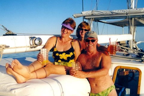 A Whitsunday Luxury Sailing Holiday - Accommodation Cairns 4