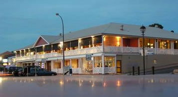 Seacliff Beach Hotel - Accommodation Cairns 0