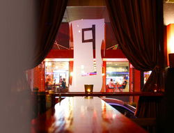 Glass Bar & Restaurant - Accommodation Cairns 2
