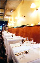 Racecourse Hotel - Accommodation Cairns 1