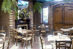 Leinster Arms Hotel - Accommodation Cairns 2