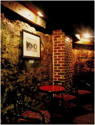 Oxford Hotel - Accommodation Cairns 3