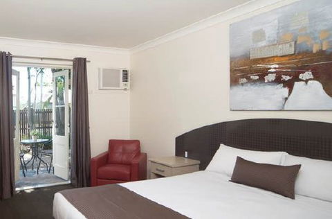 The Waterloo Bay Hotel - Accommodation Cairns 5
