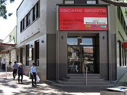 Oscars Sports Hotel - Accommodation Cairns 0