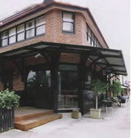 Berry Hotel - Accommodation Cairns 0