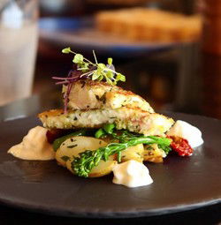 Red Cray Seafood & Grill Restaurant - Accommodation Cairns 3