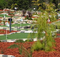 18 Hole Mini Golf - Club Husky - Accommodation Cairns