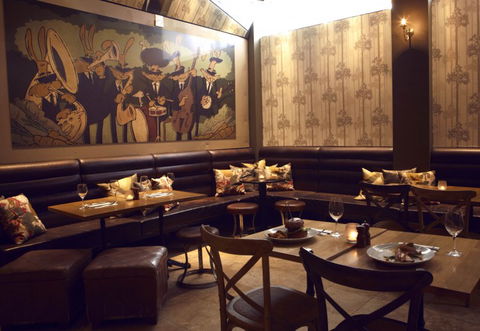 Rabbit Hole Bar And Dining - Accommodation Cairns 1