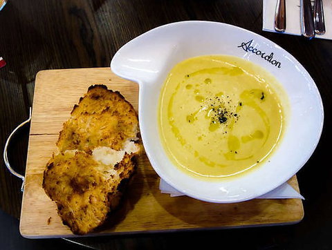 Accordion Cafe & Restaurant - Accommodation Cairns 1