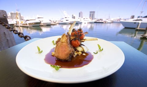 Glass Dining & Lounge Bar - Accommodation Cairns 2