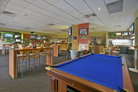 Lakeside Village Tavern - Accommodation Cairns 2