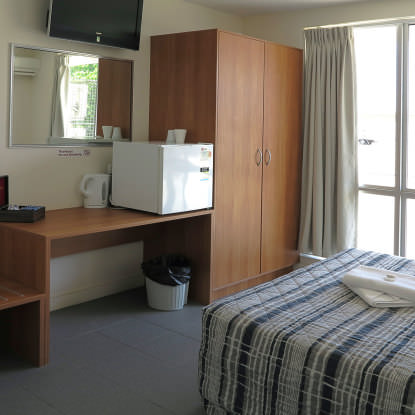 Upper Ross Hotel - Accommodation Cairns 2