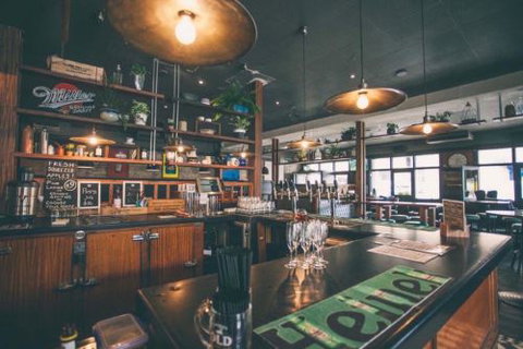 Bat And Ball Hotel - Accommodation Cairns 2