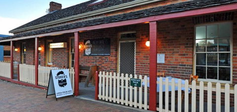 Stokers Restaurant & Bar - Accommodation Cairns 2