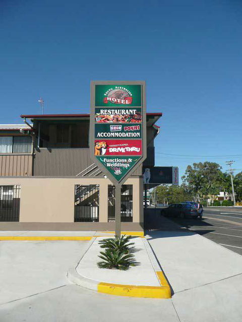 Young Australian Hotel - Accommodation Cairns 1
