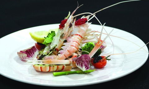 Lilys Restaurant Bar & Function Centre - Accommodation Cairns 2