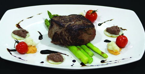 Lilys Restaurant Bar & Function Centre - Accommodation Cairns 4