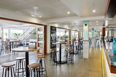 Hemingway's Brewery Cairns Wharf - Accommodation Cairns 4